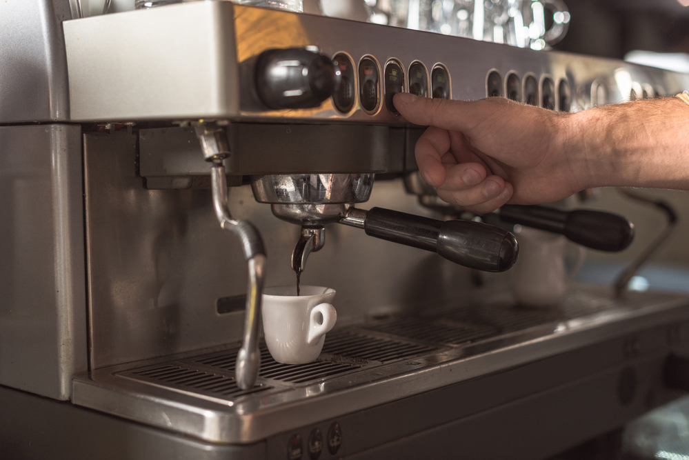 Czar Świtu : Odkrywamy Uroki Kawy – Od Nasadzenia przez Proces Palenia aż po Twoją Kubek Pełną Aromatu.